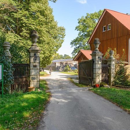 Cozy Holiday Home On A Horse Farm In The L Neburg Heath 에스치드 외부 사진