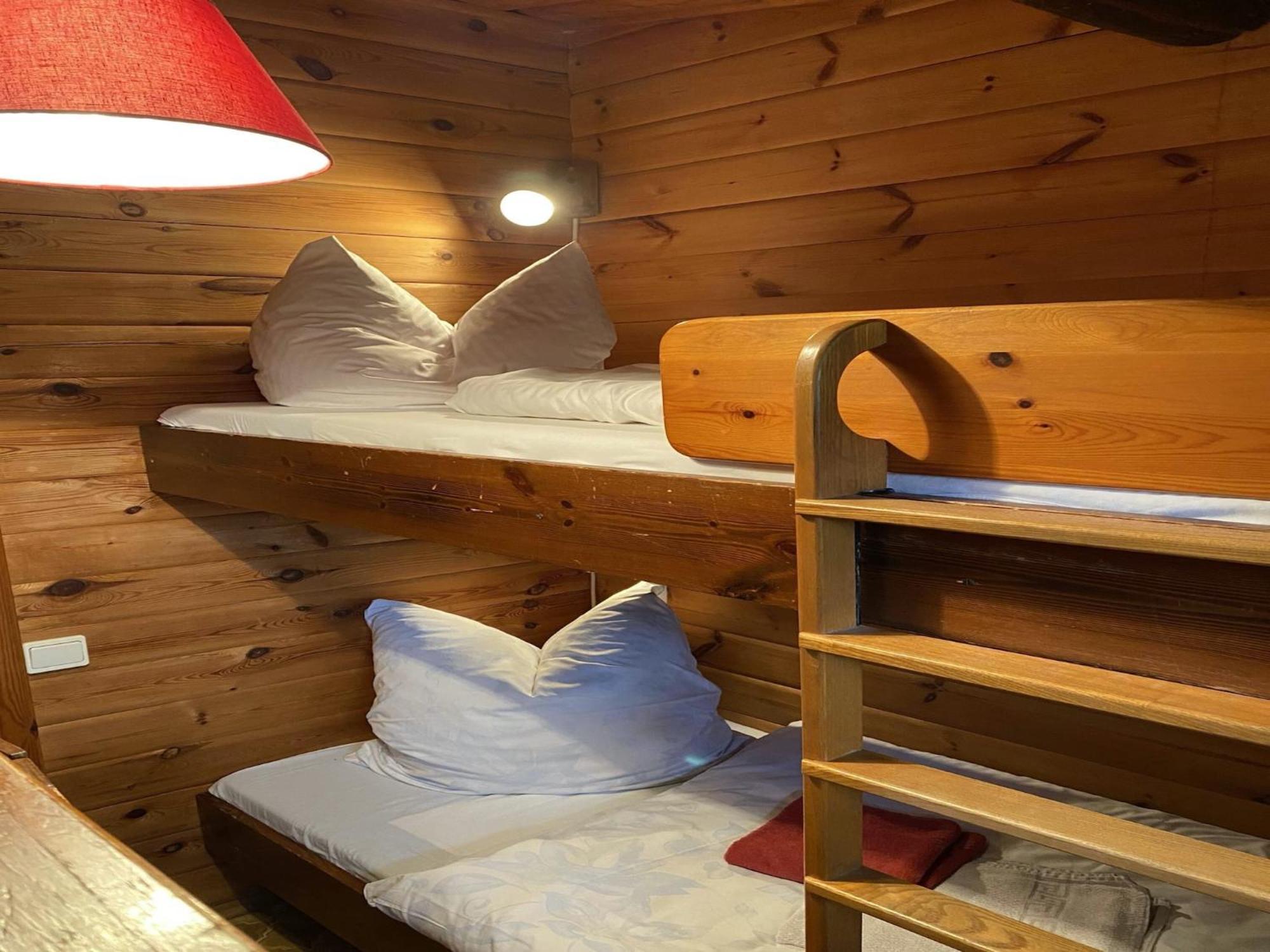 Cozy Holiday Home On A Horse Farm In The L Neburg Heath 에스치드 외부 사진
