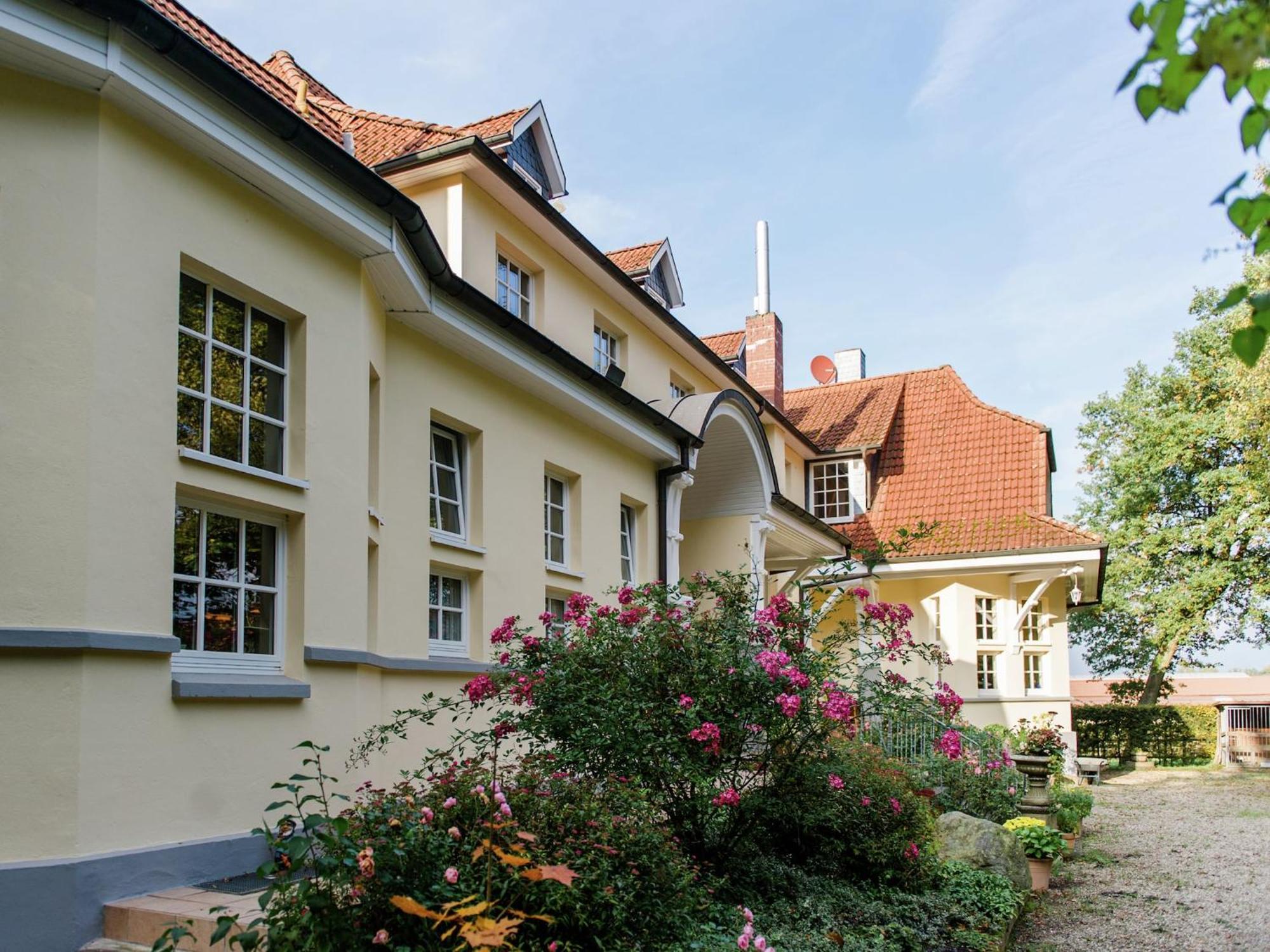 Cozy Holiday Home On A Horse Farm In The L Neburg Heath 에스치드 외부 사진