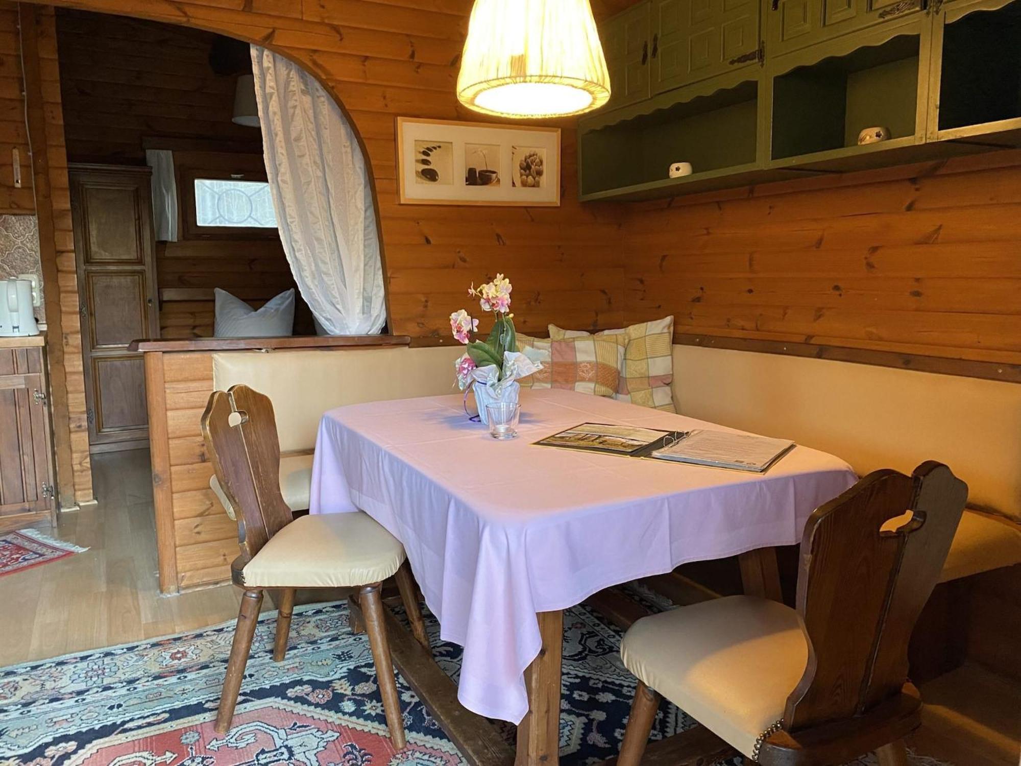Cozy Holiday Home On A Horse Farm In The L Neburg Heath 에스치드 외부 사진