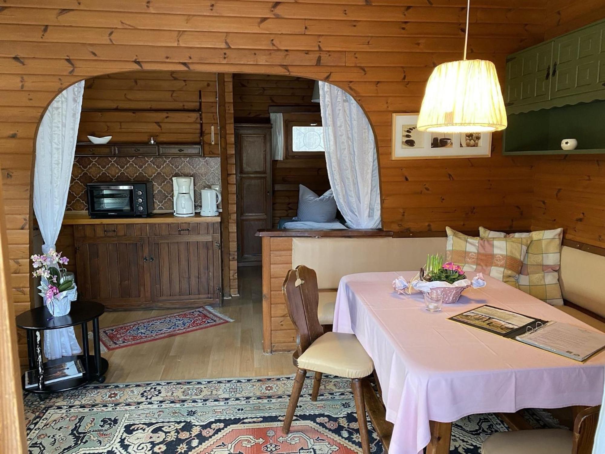 Cozy Holiday Home On A Horse Farm In The L Neburg Heath 에스치드 외부 사진